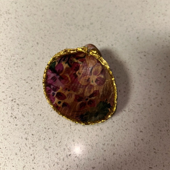 Small Cockle Shells with Pattern - Picture 5 of 6